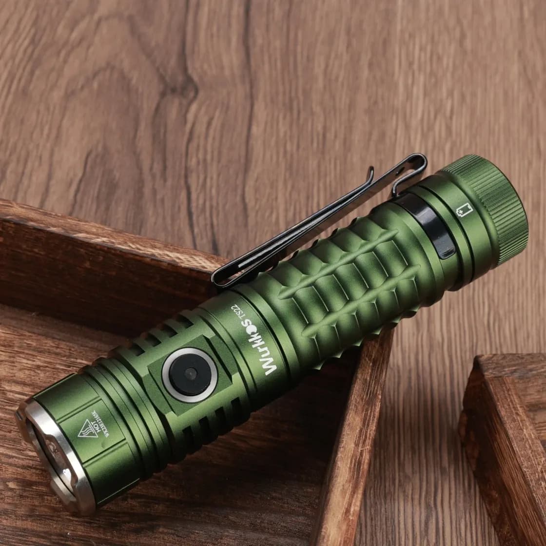 Wurkkos TS22 oplaadbare 21700 zaklamp met magnetische staart
